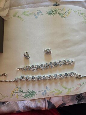 Vintage Silver tone and blue Aurora rhinestone jewelry set